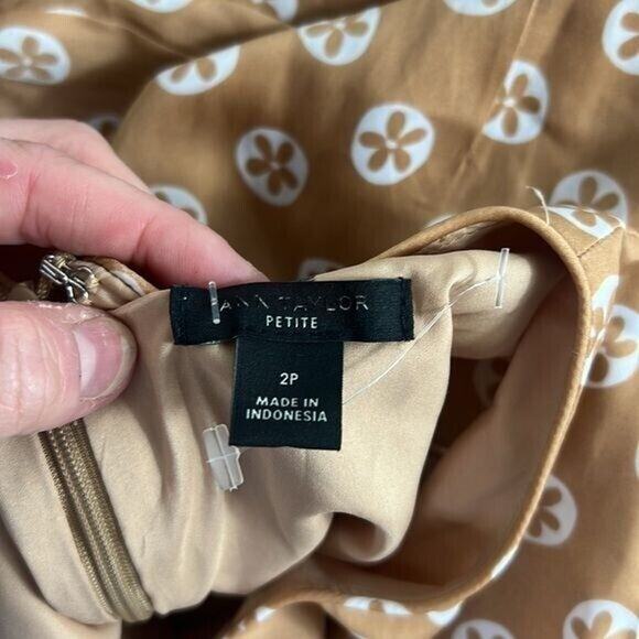 NEW Ann Tayler Petite Floral Tie Waist Sheath Dress Sz 2 midi Tan/White printed - Picture 7 of 7